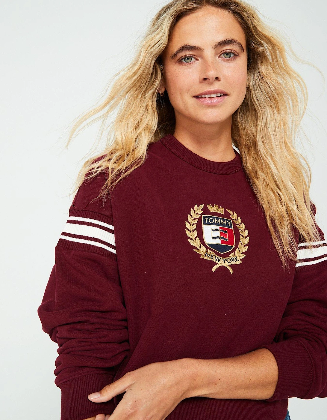 Crest Logo Sweatshirt - Red