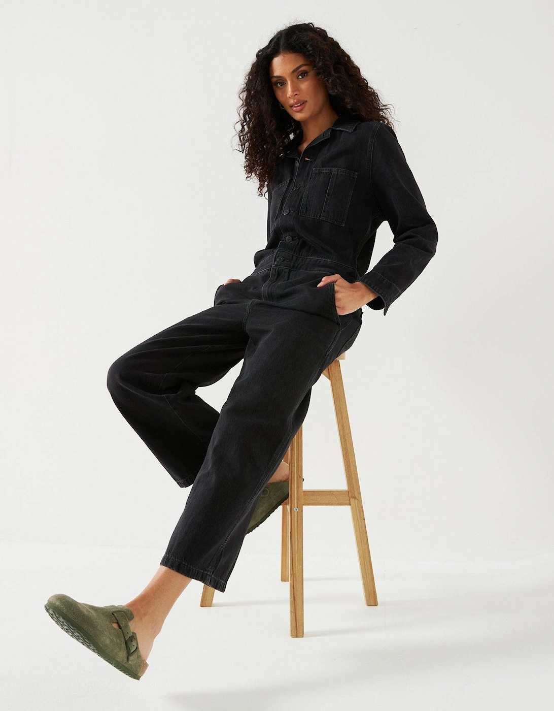 Iconic Jumpsuit - Capturing Moments - Black