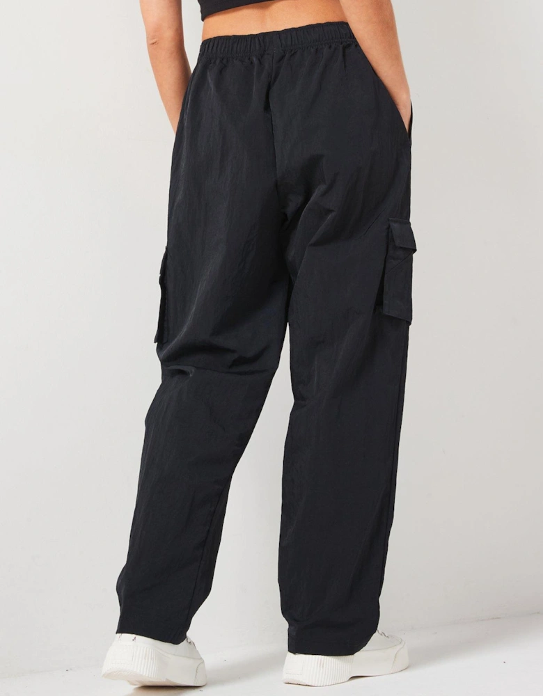 Women's High-Rise Woven Cargo Pants -Black