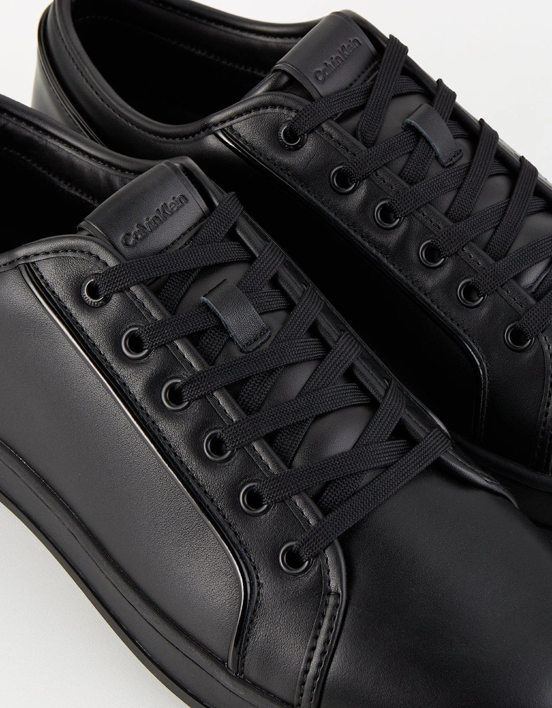 Low Top Piping Trim Lace Up Sneakers - Black