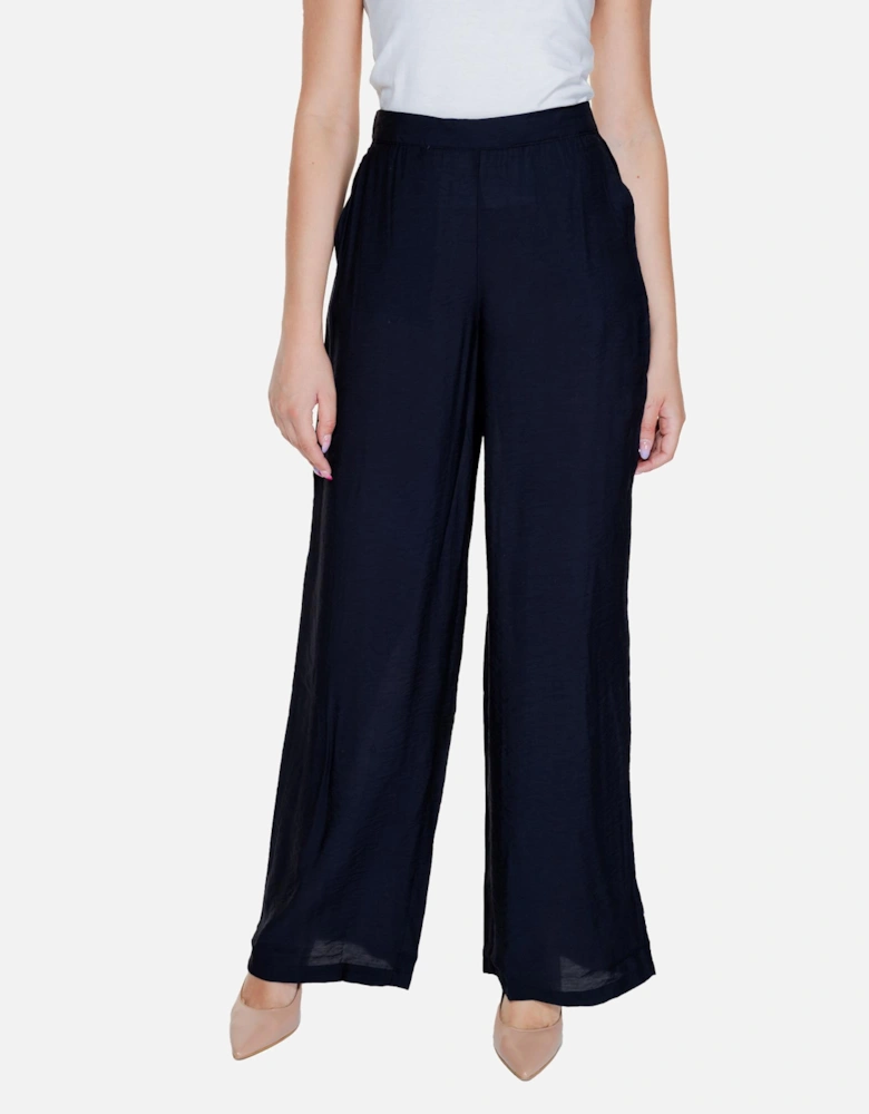 Black Plain Trousers with Front Pockets Women