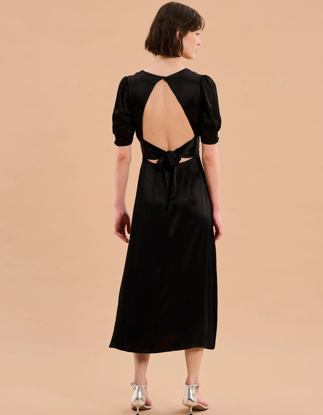 Odette V Dress in Black