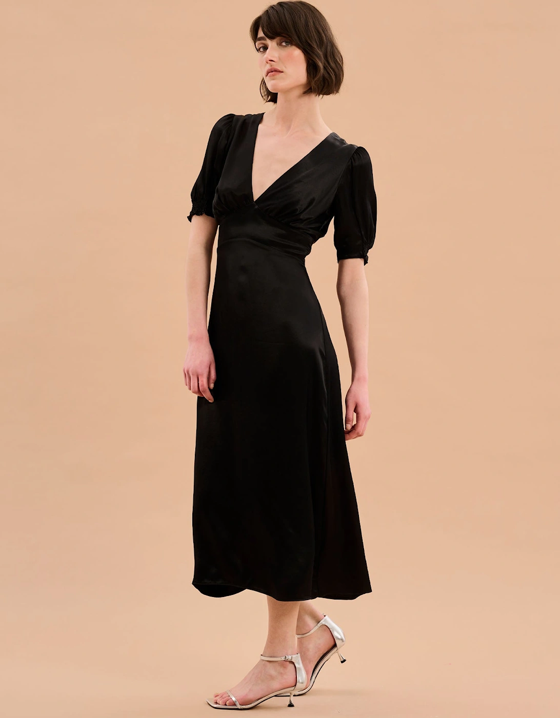 Odette V Dress in Black