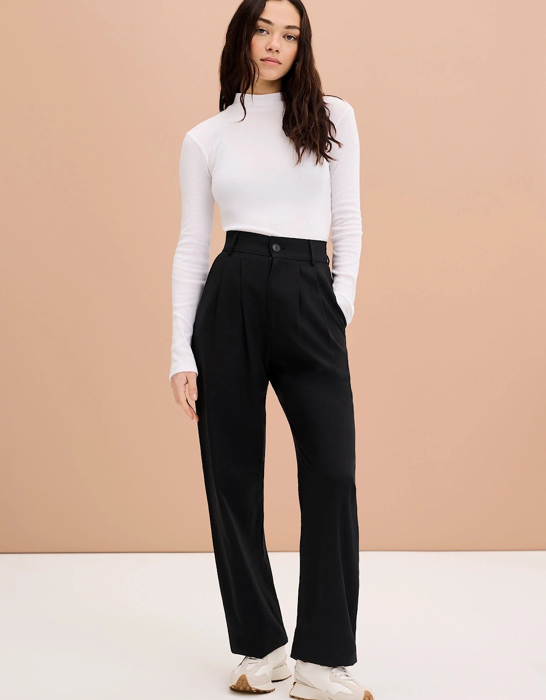 Cinnamon Relaxed Trousers in Black, 7 of 6