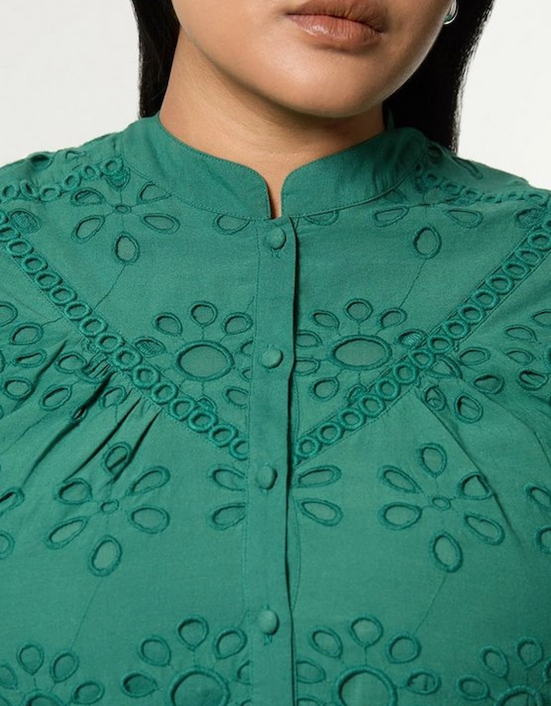 Plus Size Broderie Woven Blouse With Guipure Trim