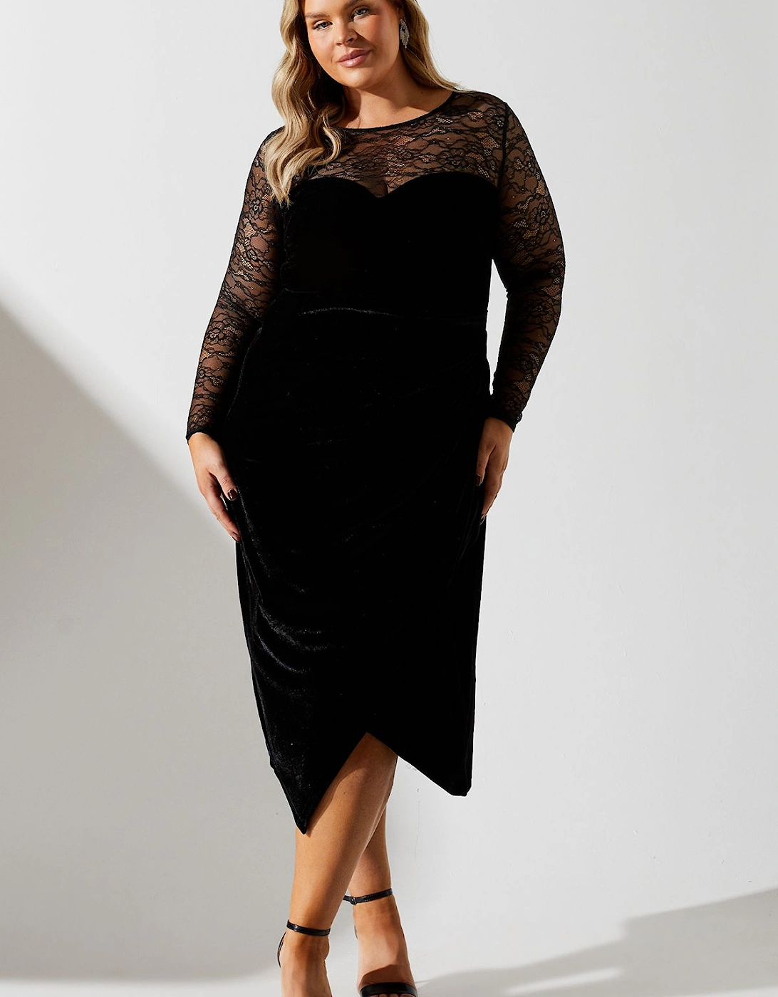 Plus Velvet Bodycon Dress With Lace, 6 of 5