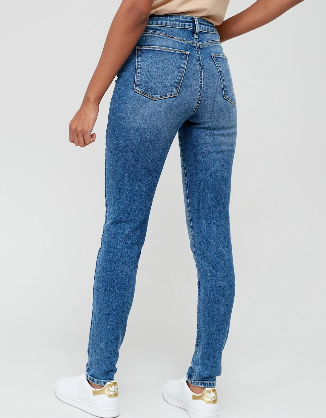 Relaxed Skinny Jean - Midi Wash