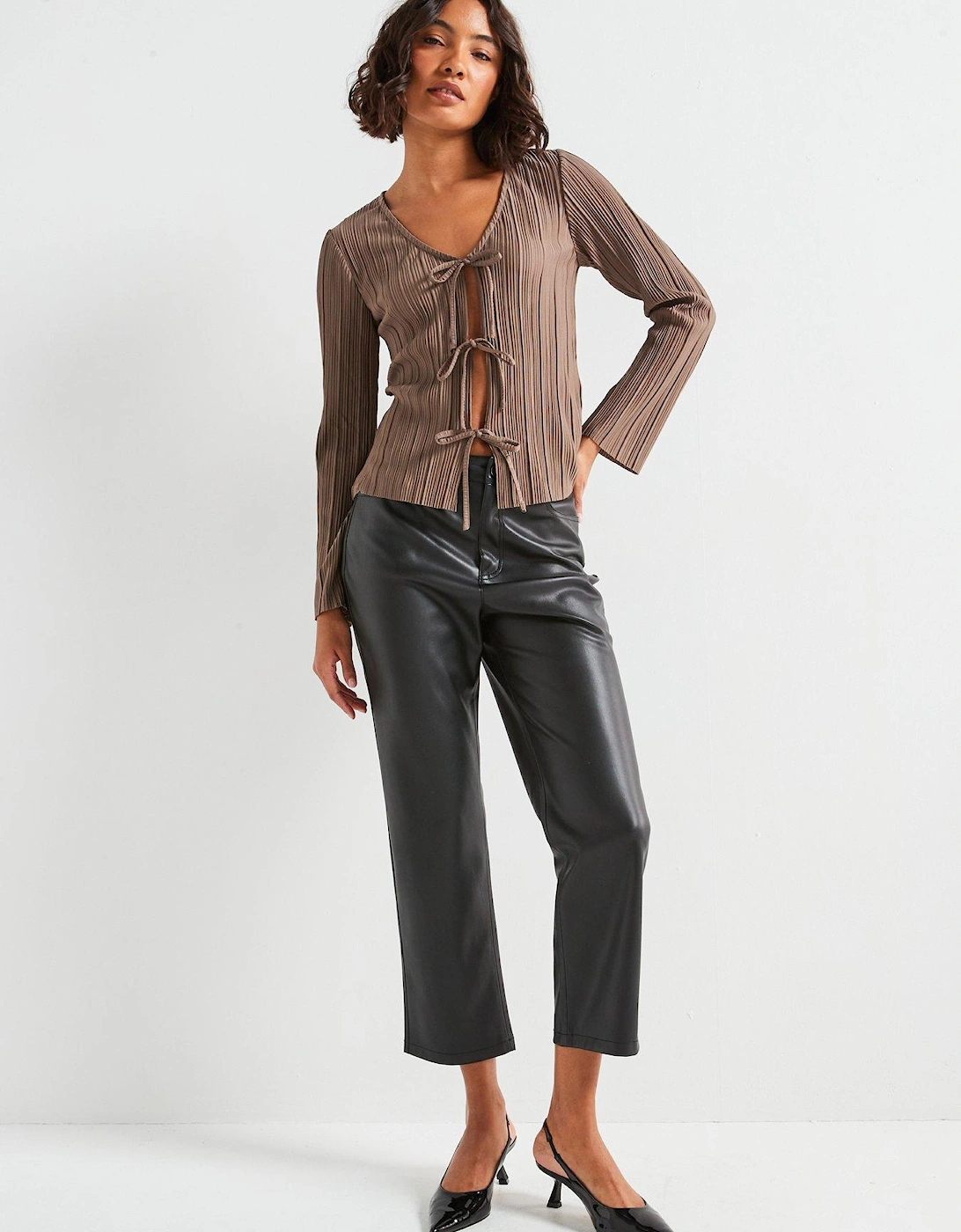 Long Sleeve Tie Pleat Top - Brown