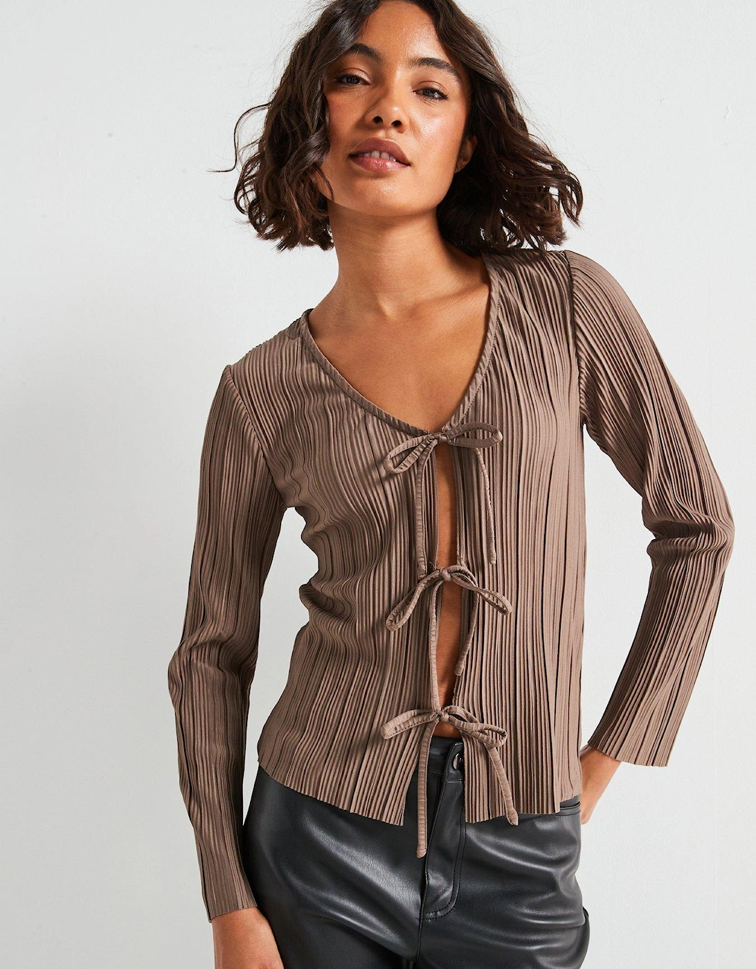 Long Sleeve Tie Pleat Top - Brown