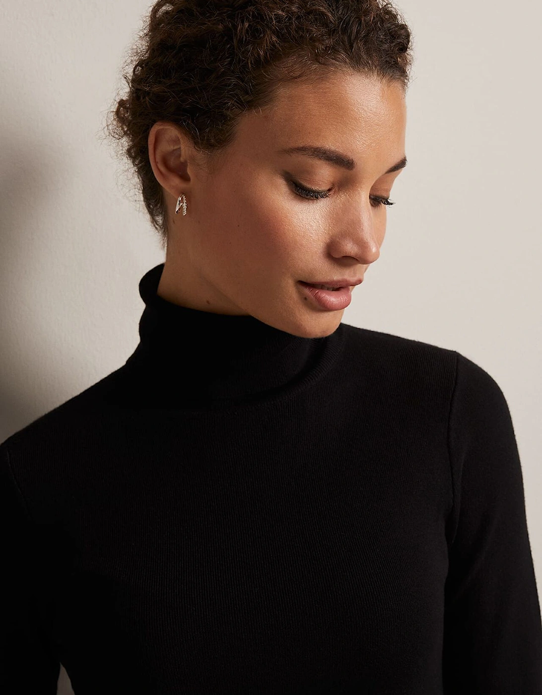 Gwyneth Black Roll Neck Jumper