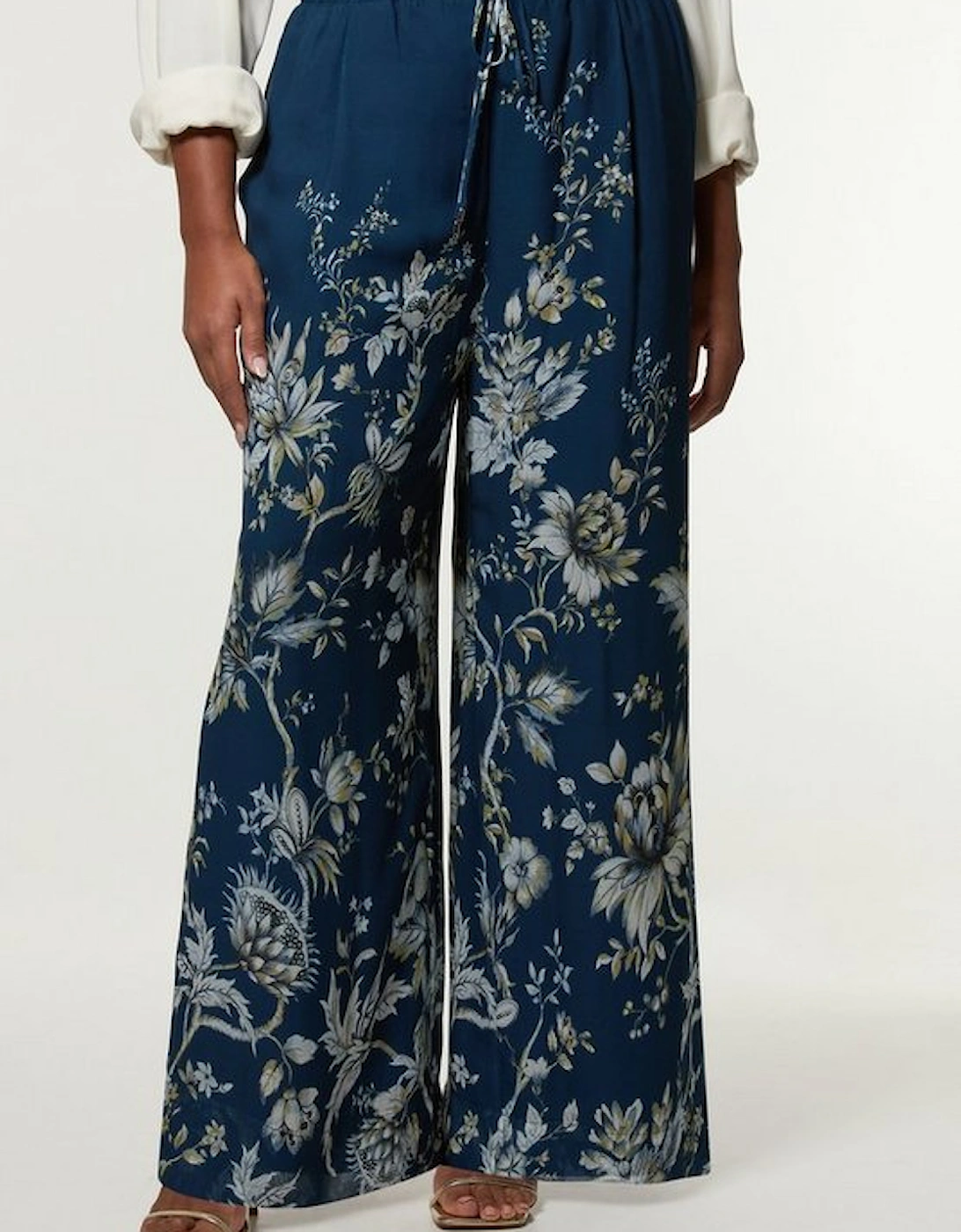 Plus Size Border Print Viscose Piped Woven Wide Leg Trouser