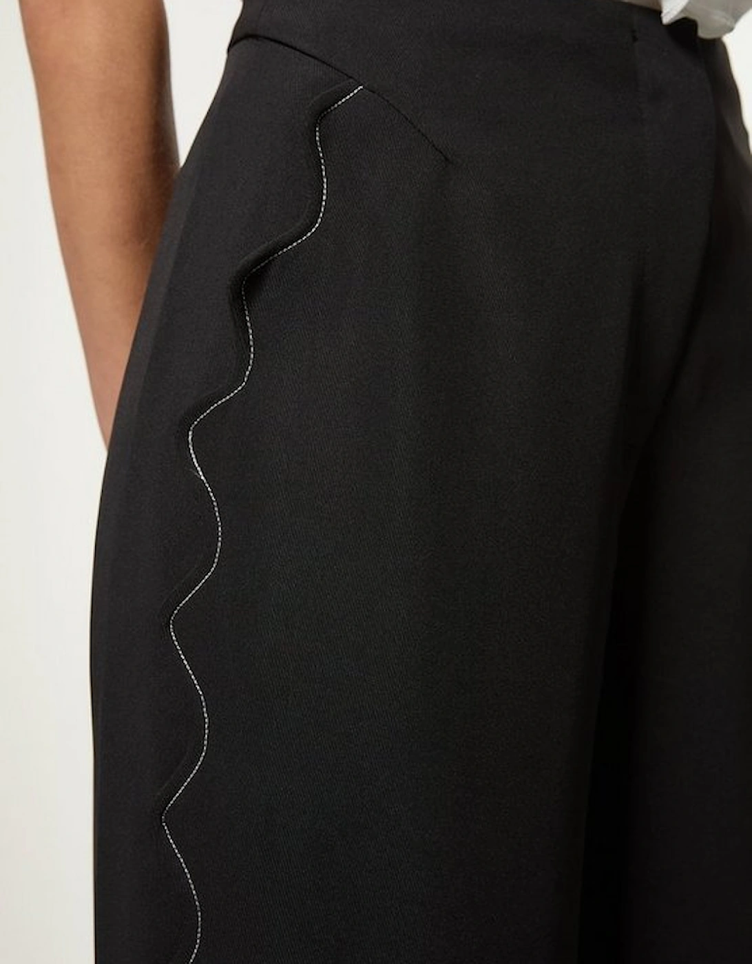 Scallop Trim Woven Crepe Trouser