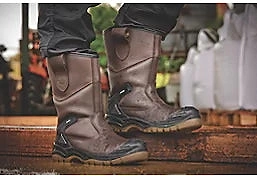 AP305 Unisex Rigger Boots Brown