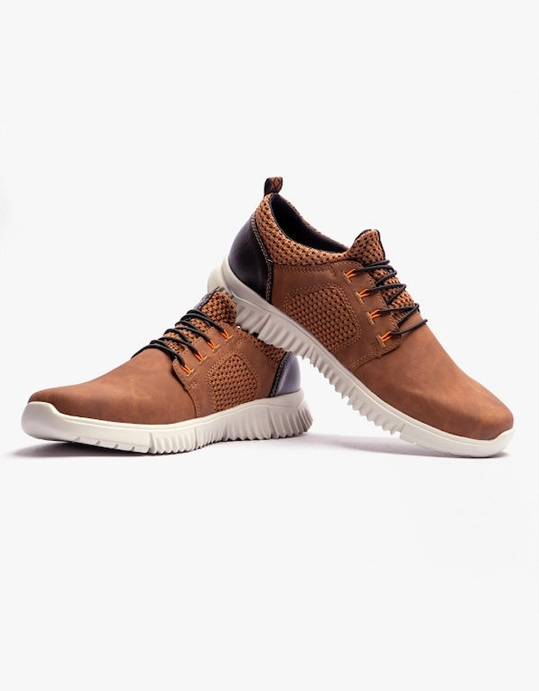 B7588-24 Mens Trainers Brown