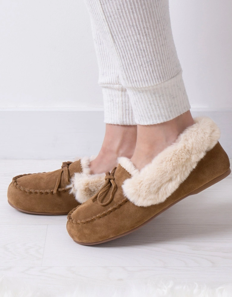 Isotoner GENUINE SUEDE MOCCASIN WITH FAUX FUR LINING Womens Tan