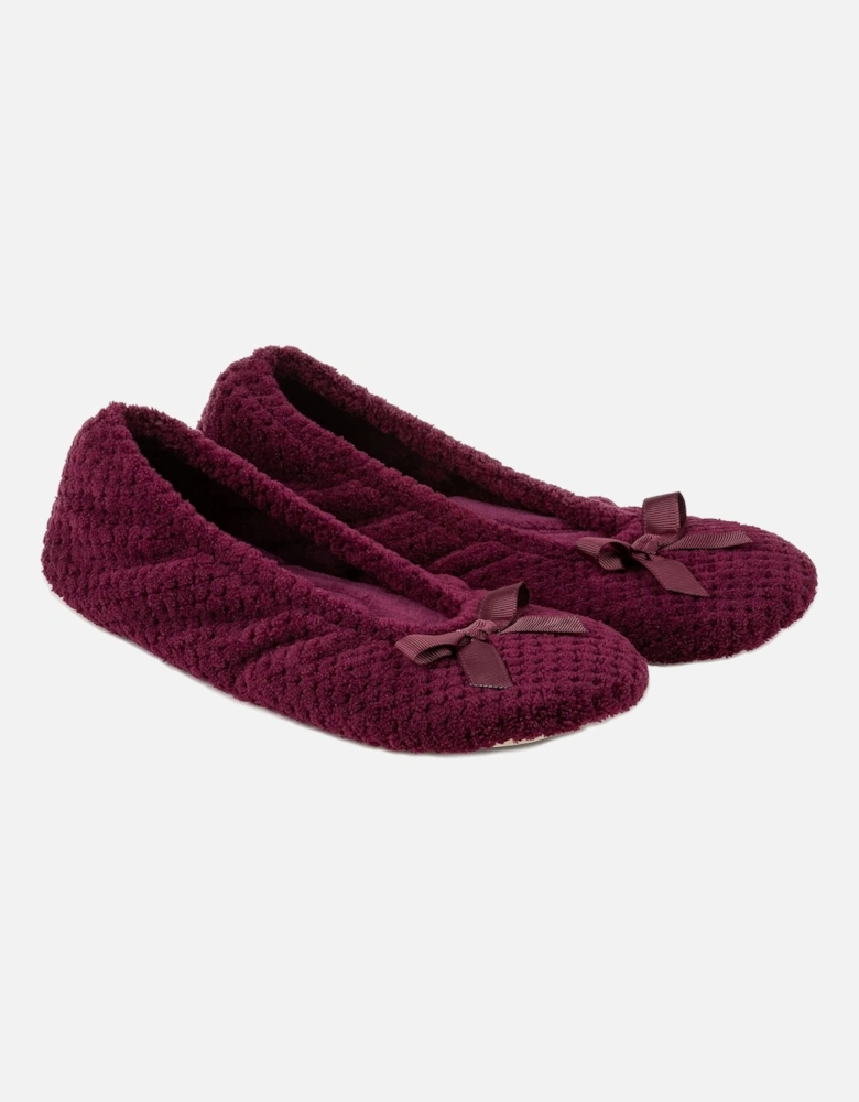 Isotoner POPCORN BALLETS Womens Slippers Burgundy