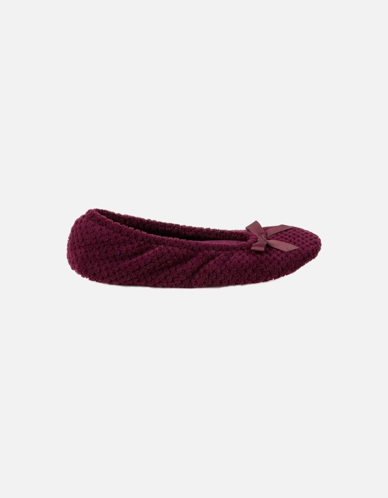 Isotoner POPCORN BALLETS Womens Slippers Burgundy