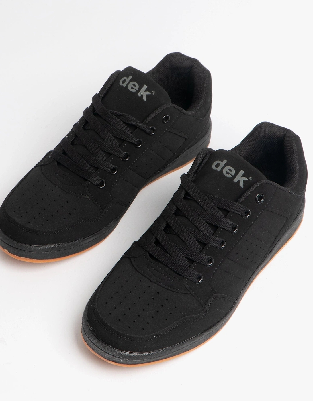 QUARK Unisex Lace Up Trainers Black