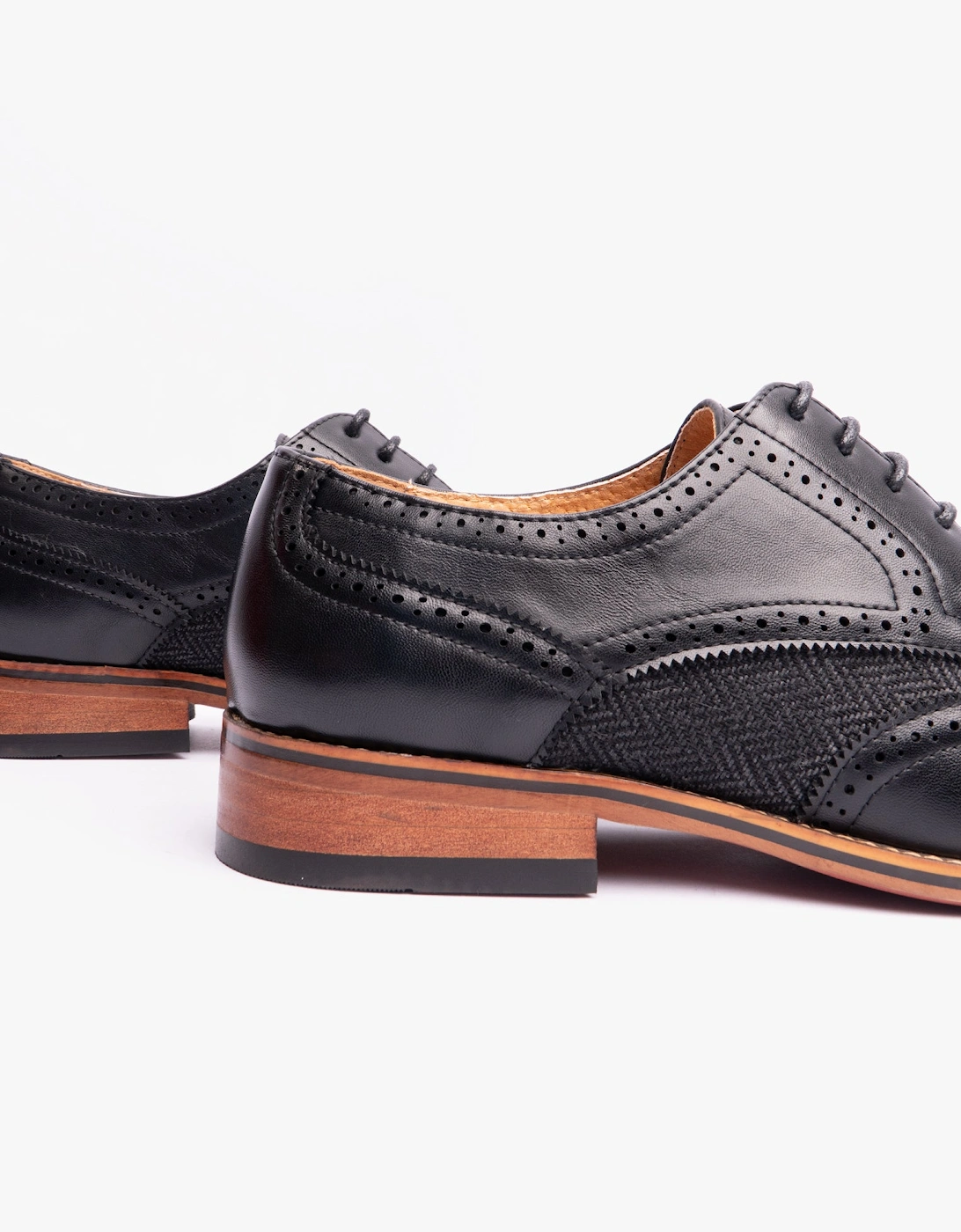 DANIEL Mens Lace Up Brogues Black