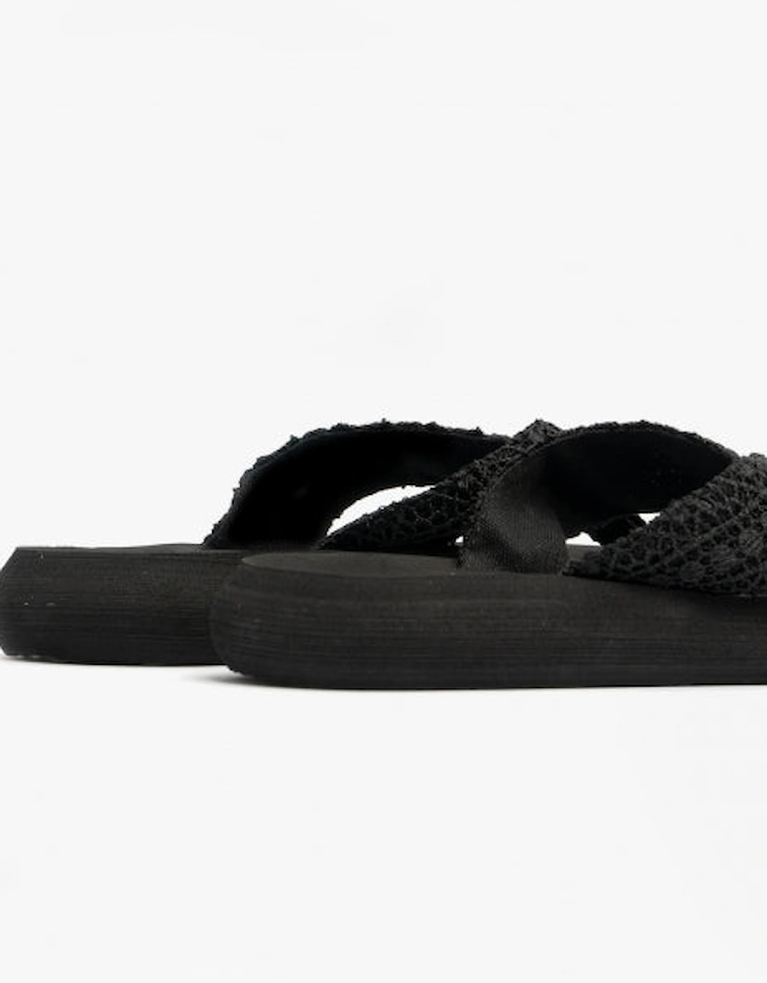 SPOTLIGHT LIMA CROCHET Womens Flip Flops Black