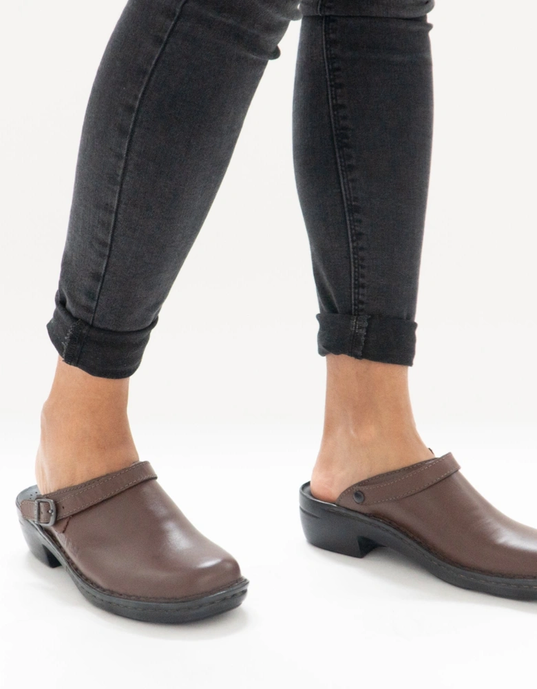 BETSY Womens Leather Mule Clogs Brandy