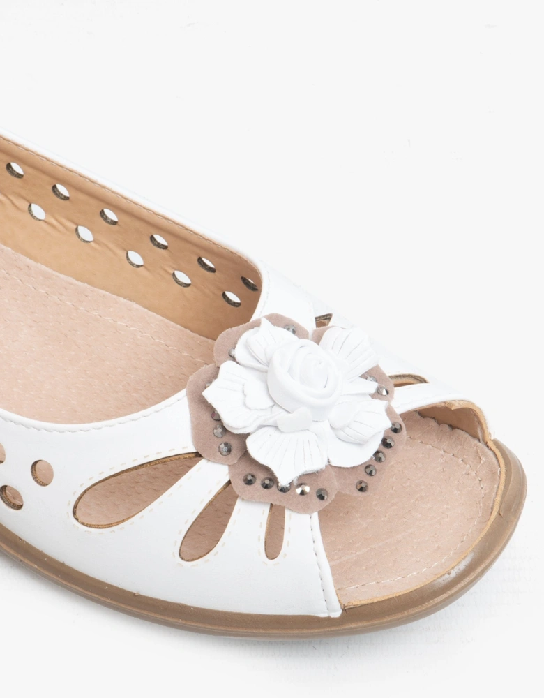 DAYNA Womens Faux Leather Flower Peep Toe Flats White