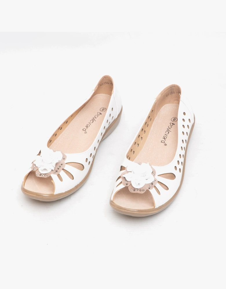 DAYNA Womens Faux Leather Flower Peep Toe Flats White