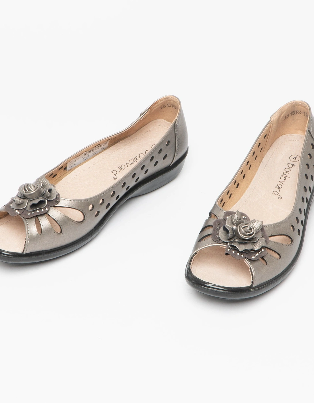 DAYNA Womens Faux Leather Flower Peep Toe Flats Pewter