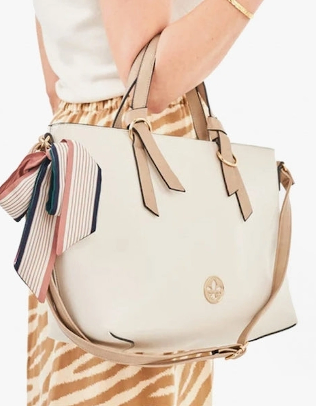 H1507-60 Womens Handbag Beige