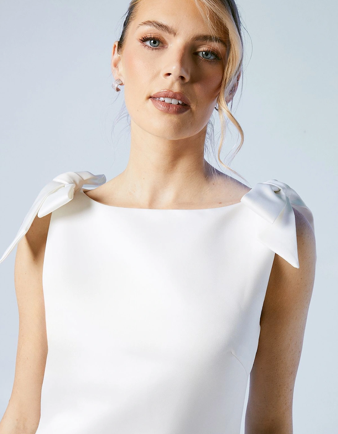 Structured Satin Bow Detail Bridal Mini Dress