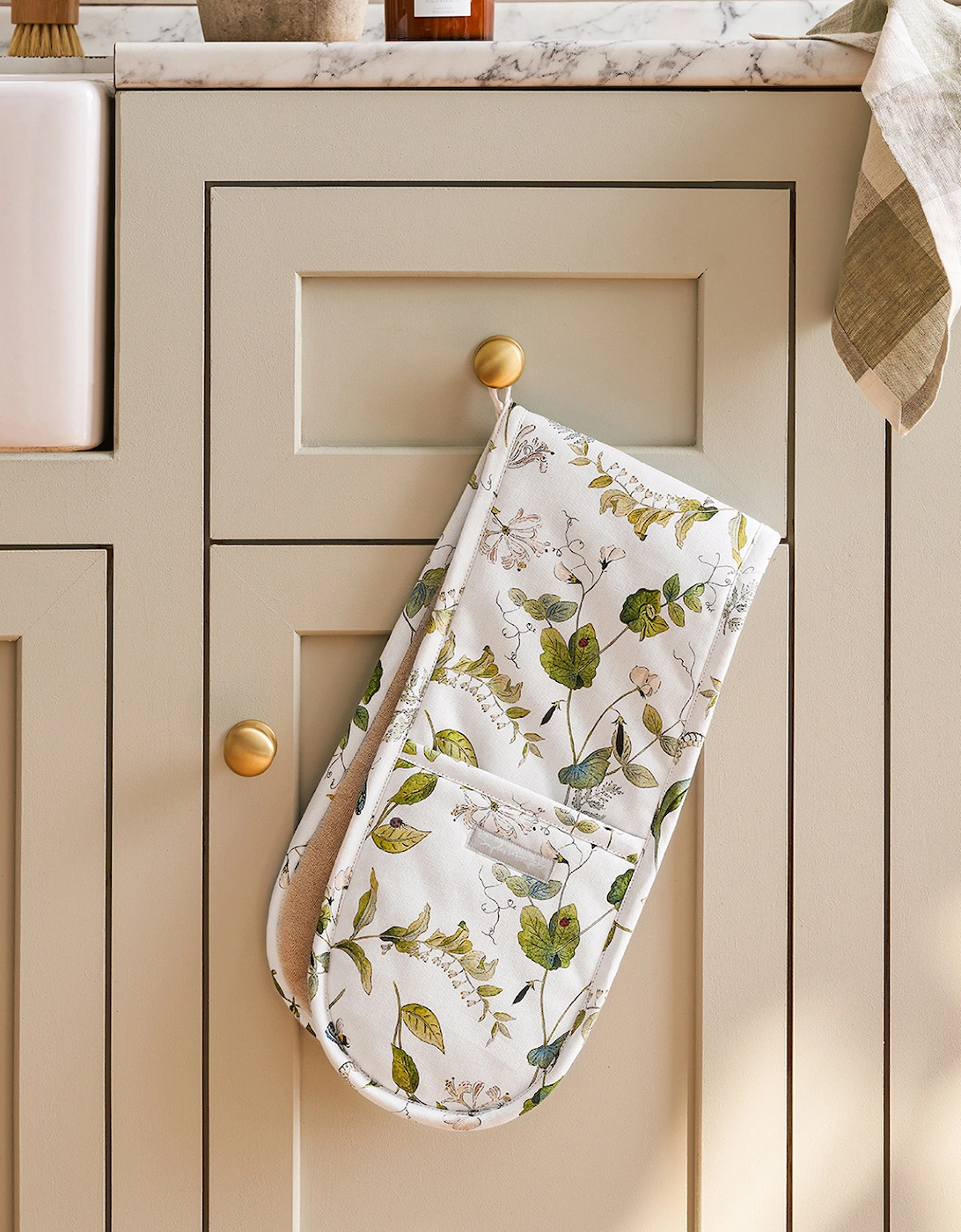 Wild Floral Double Oven Glove