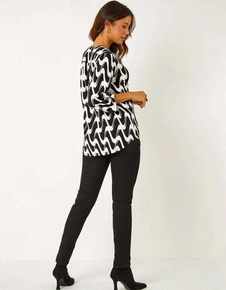 Geometric Print V-neck Stretch Blouse - Black