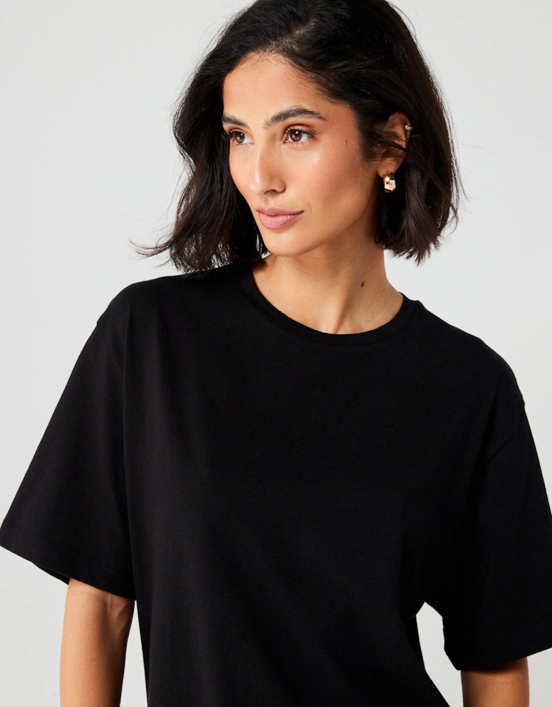 Essential Oversized T-shirt - Black