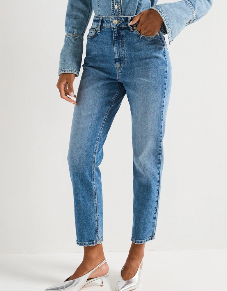 Comfort Girlfriend Straight Leg Jeans - Mid Wash