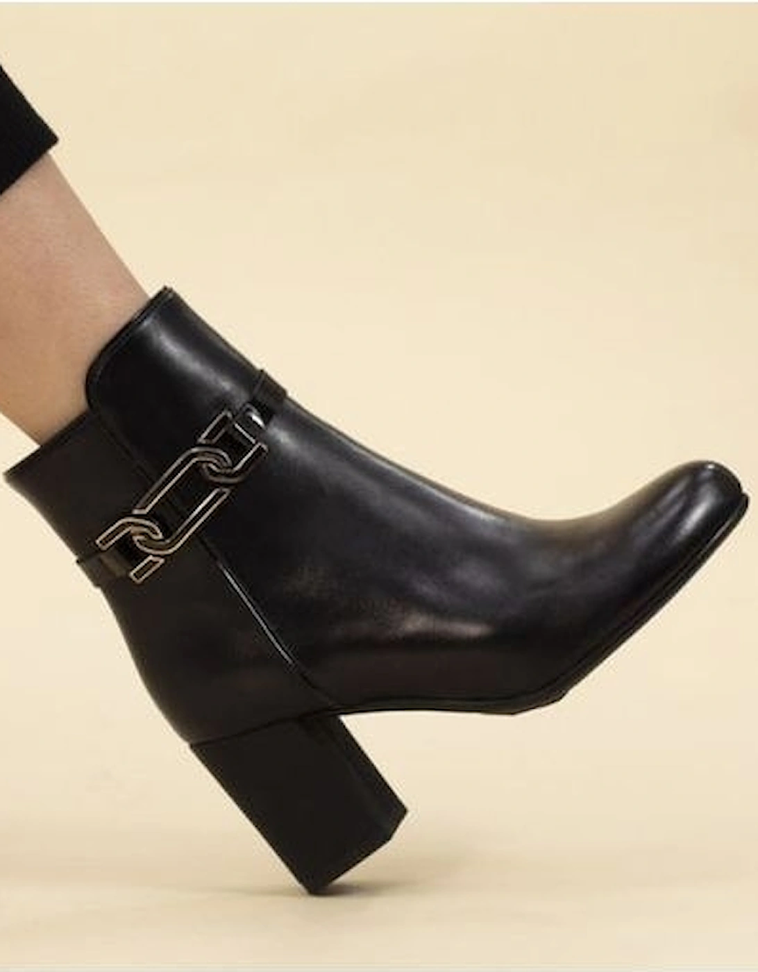 Lorraine Black Ankle Boot GLX005