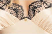 Thumbnail 2 of 4