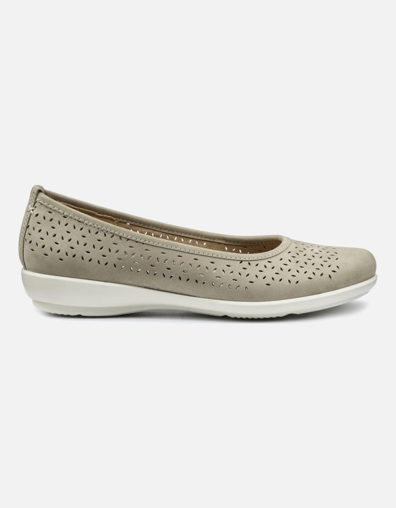 Livvy II Womens Pumps