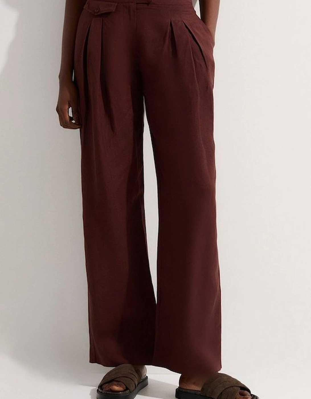 Viscose Linen Pleat And Pocket Detail Woven Straight Leg Trouser