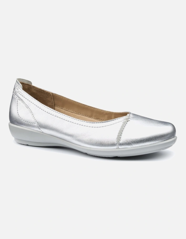 Robyn II Womens Wide Fit Pumps