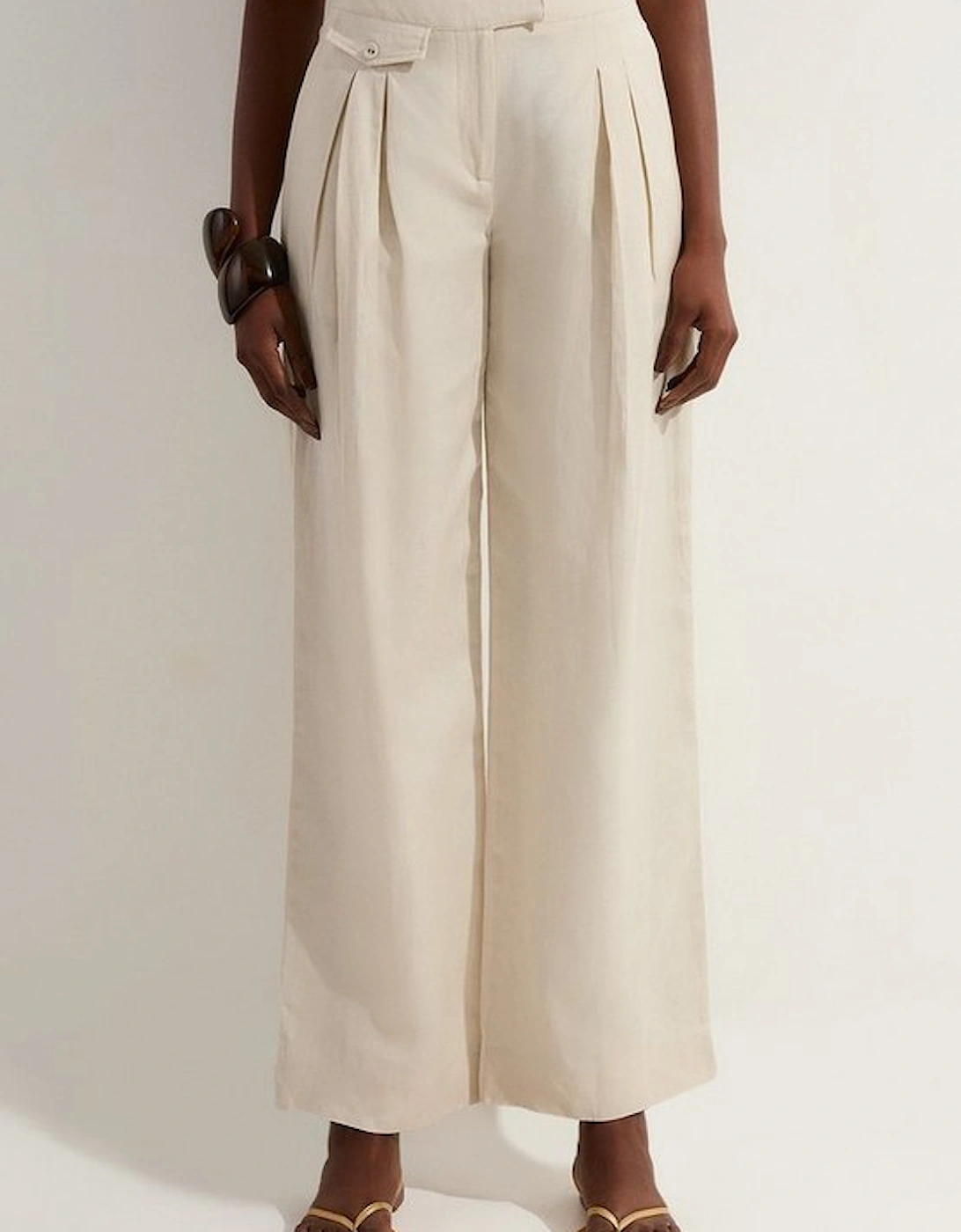 Viscose Linen Pleat And Pocket Detail Woven Straight Leg Trouser