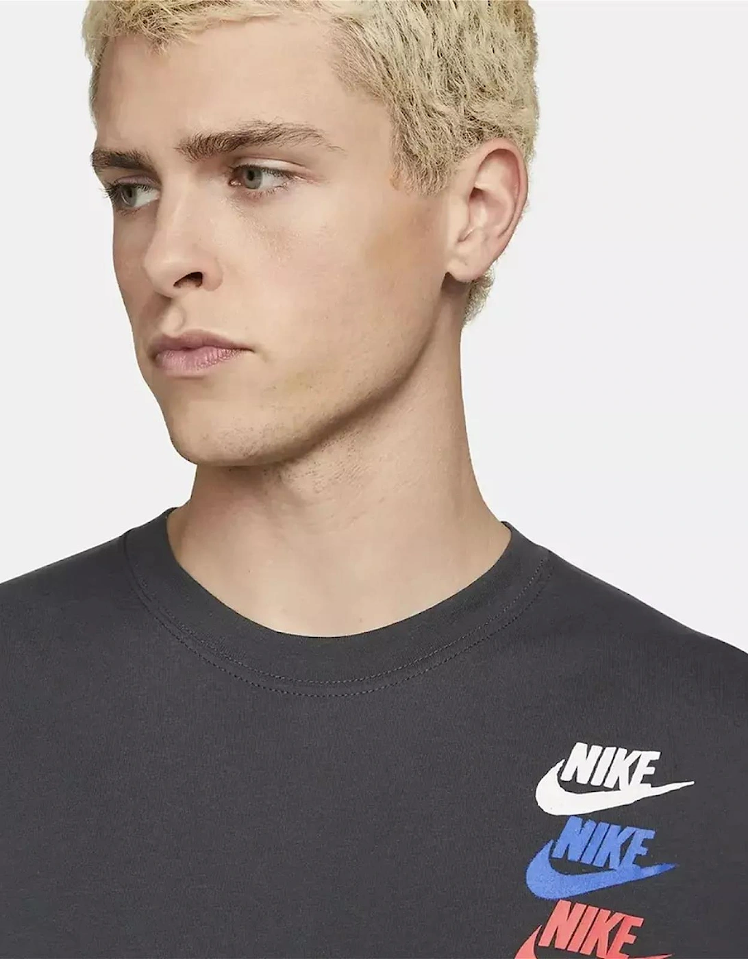 Men's Triple Swoosh T-Shirt