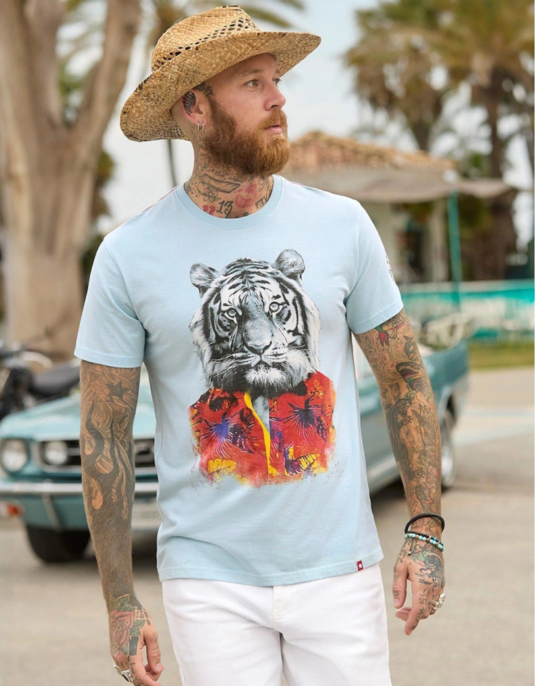 Wild Vacation T-shirt - Light Blue