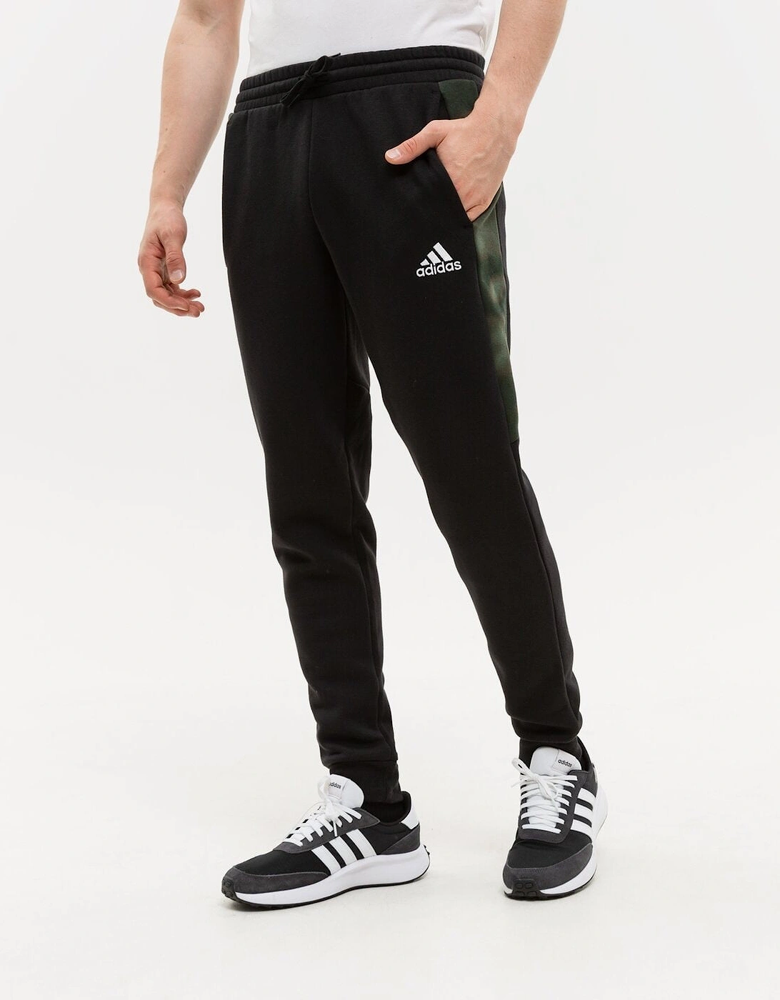 Essential Camo Jogger