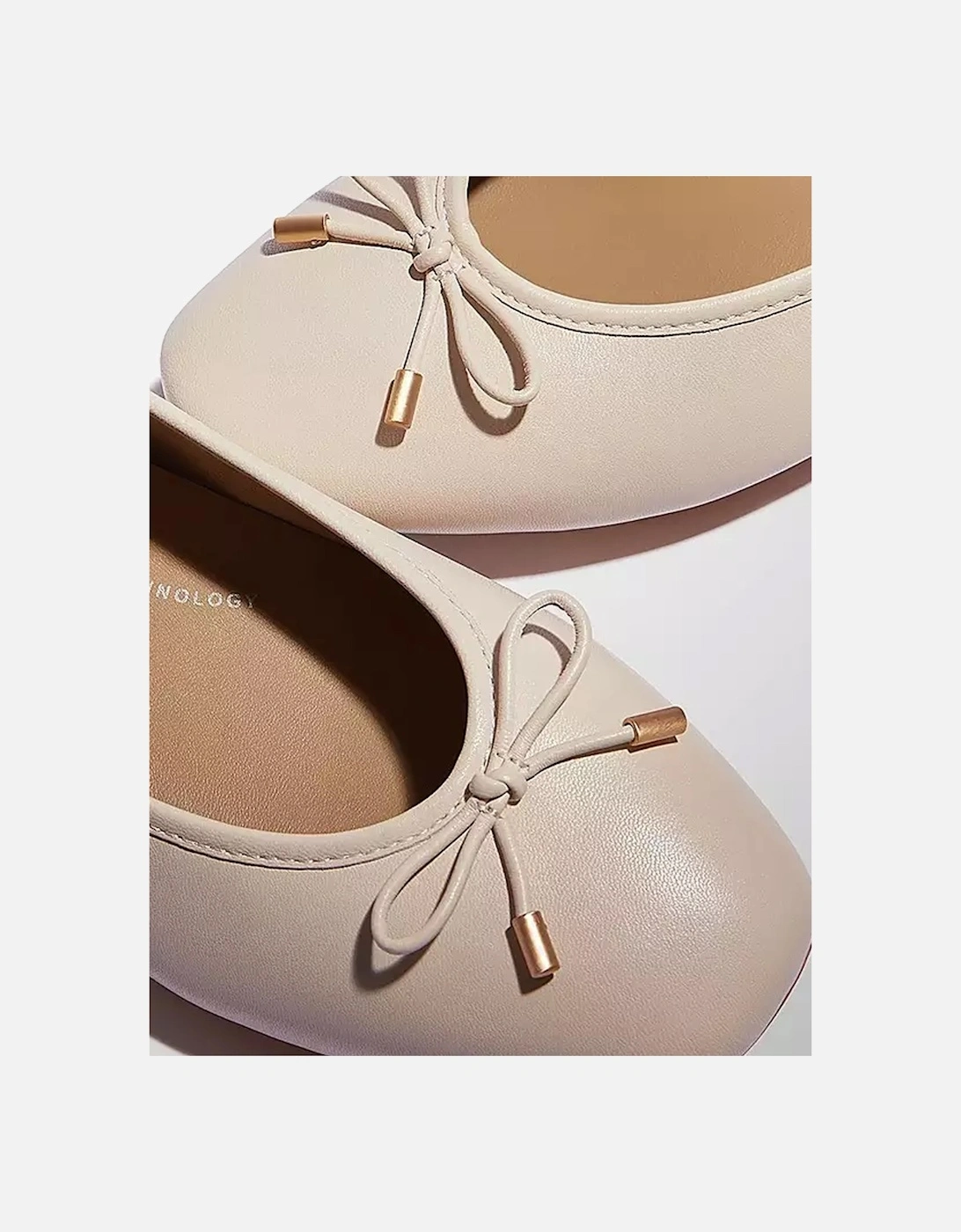 Women's Delicato Bow Soft Leather Ballet Flats Paris Beige