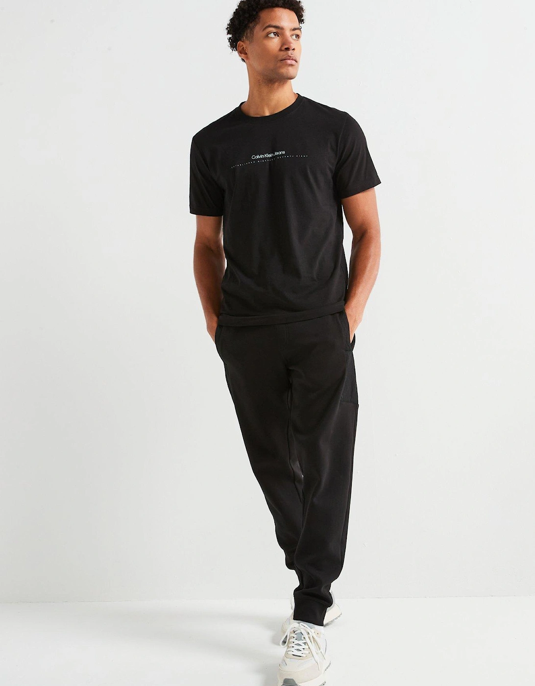 Linear Minimal Logo T-Shirt - Black