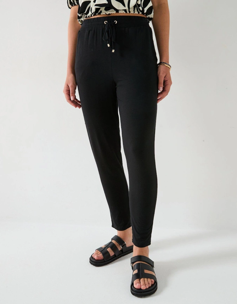 Tapered Leg Trousers - Black