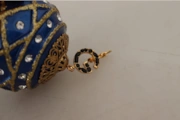 Thumbnail 2 of 6