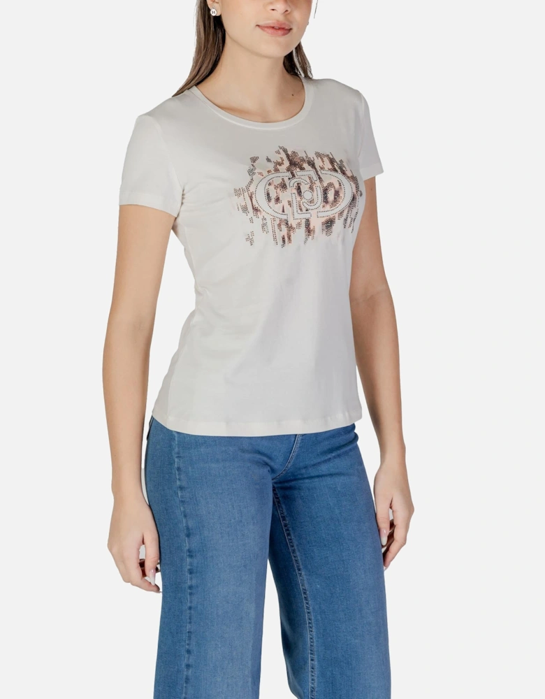 High-Waisted Denim Shorts with Frayed Hem Women - White Shirts