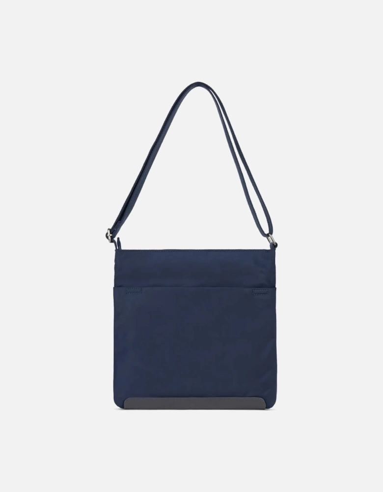 Kennington B Med Messenger Bag