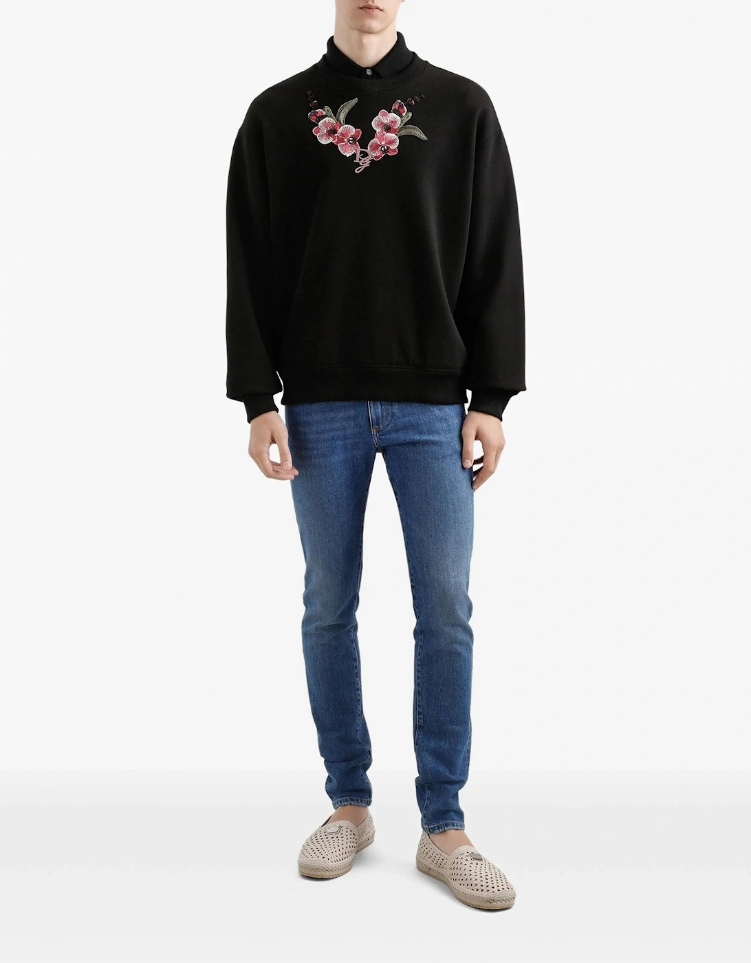 Floral Embroidery Sweatshirt Black